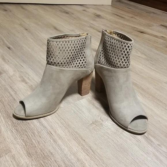 Bootie - Picture 4 of 4